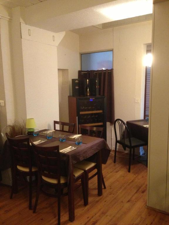 Hotel La Tour D'Auvergne Pont-lʼAbbé Εξωτερικό φωτογραφία