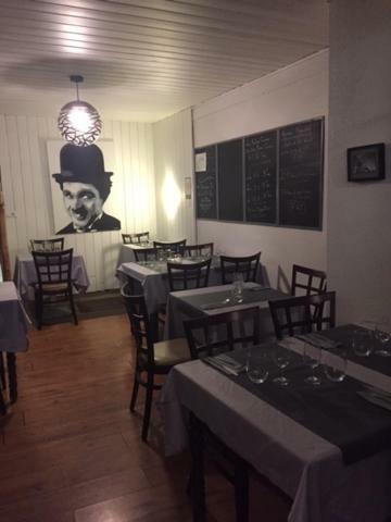 Hotel La Tour D'Auvergne Pont-lʼAbbé Εξωτερικό φωτογραφία